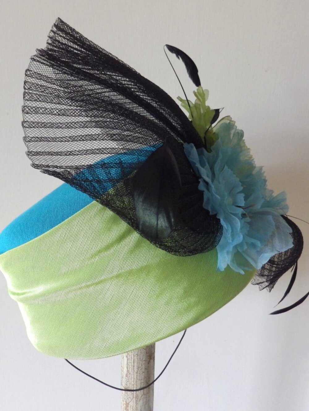Whittall & Shon Pillbox Hat/ Kentucky Derby Fascinator - Picture 2 of 9